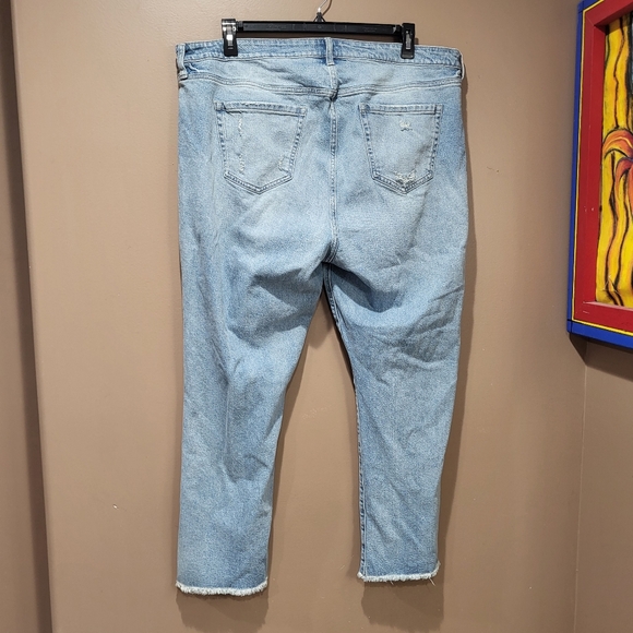 *3/$30 Sale* Torrid Light Wash Distressed High Waisted Straight Jeans sz 20 Tall - Picture 2 of 6